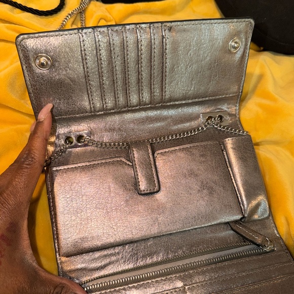 Metallic Chain Clutch - Picture 5 of 5